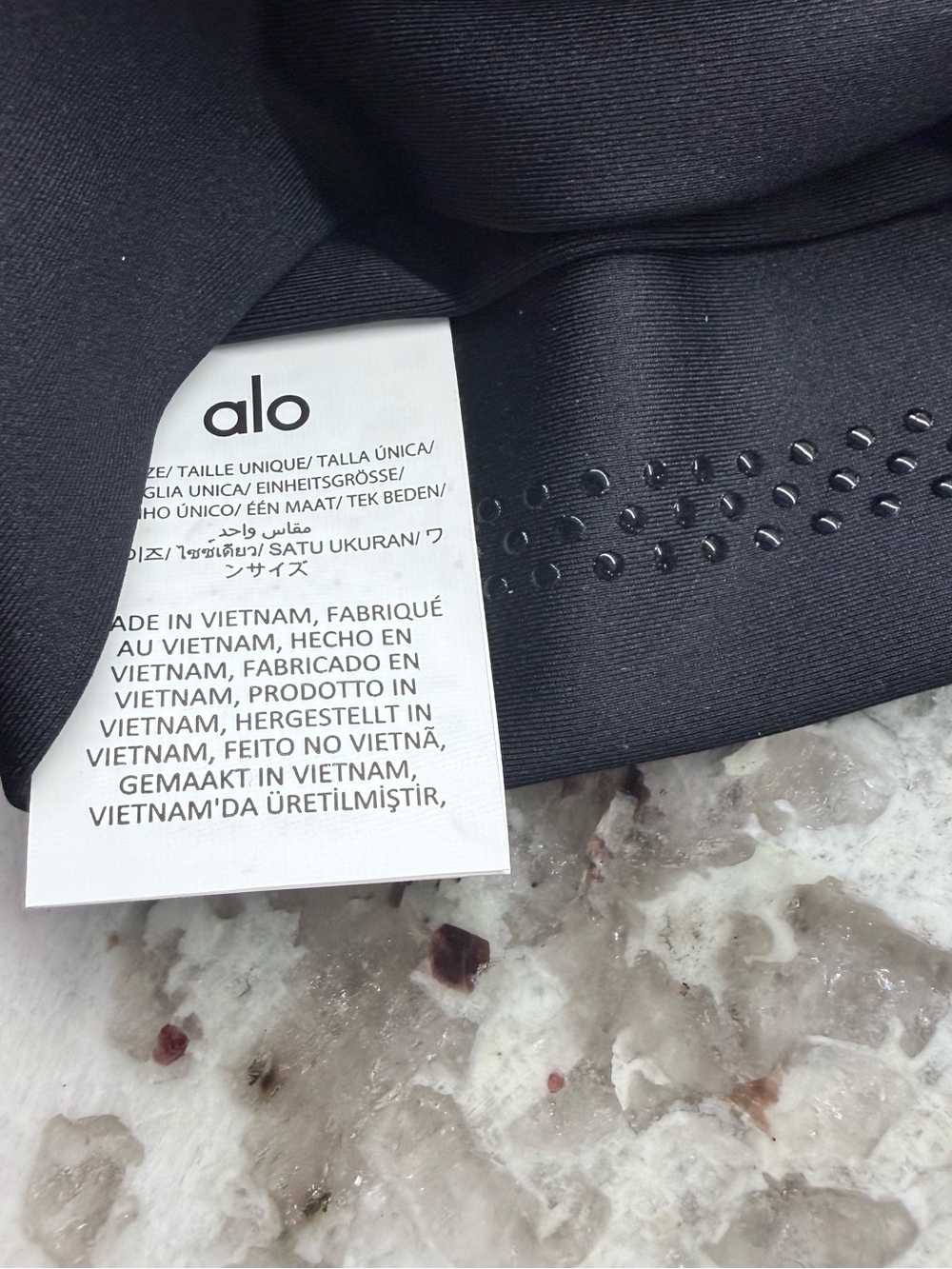 ALO Yoga Black Twist Headband with Logo Tag - Picture 4 of 4